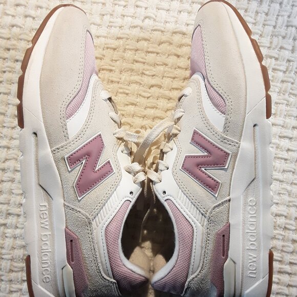 New Balance 997N - Size 9.5 - Picture 5 of 6